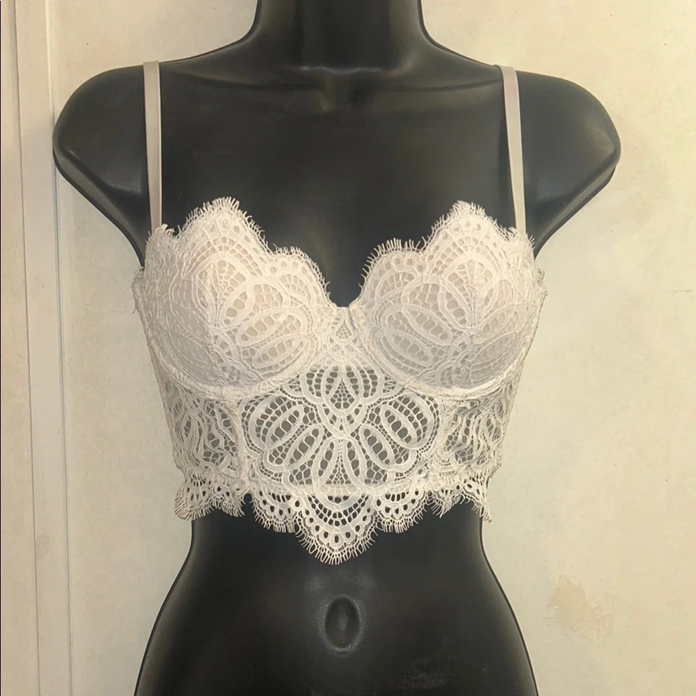 Victoria’s Secret dream angels White Lace Bra with Scalloped Trim